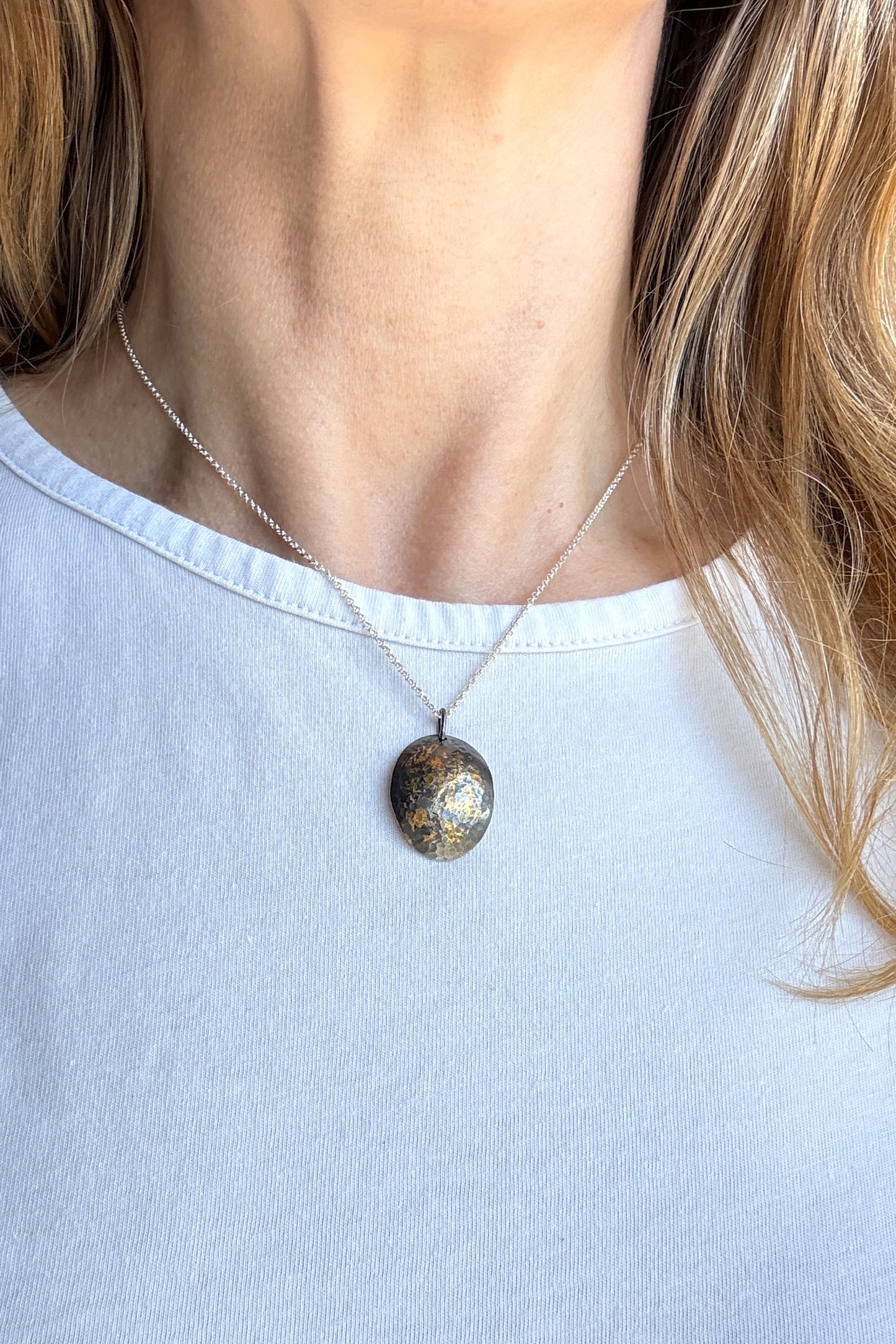 Keumboo Large Oval Necklace
