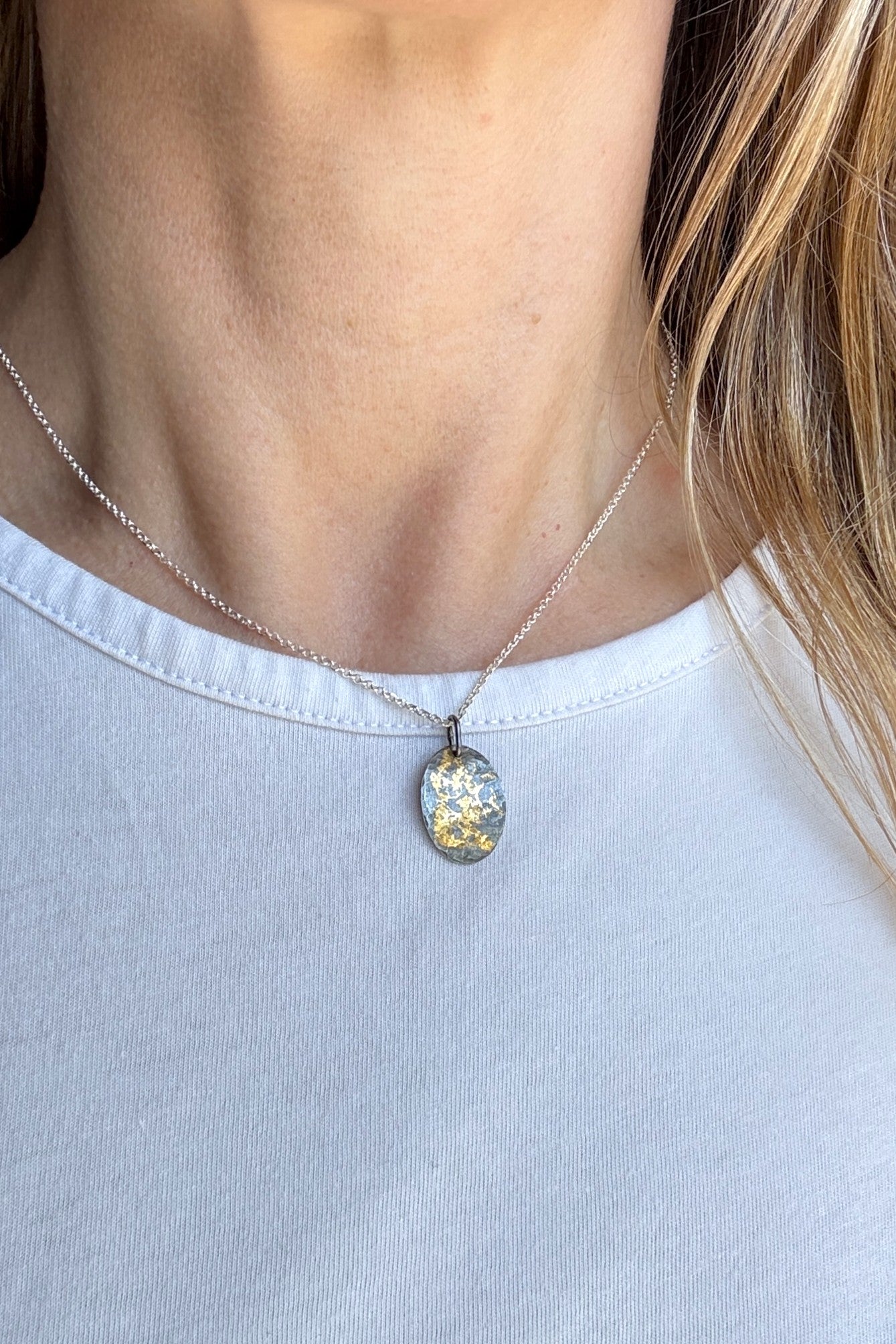 Keumboo Small Oval Necklace