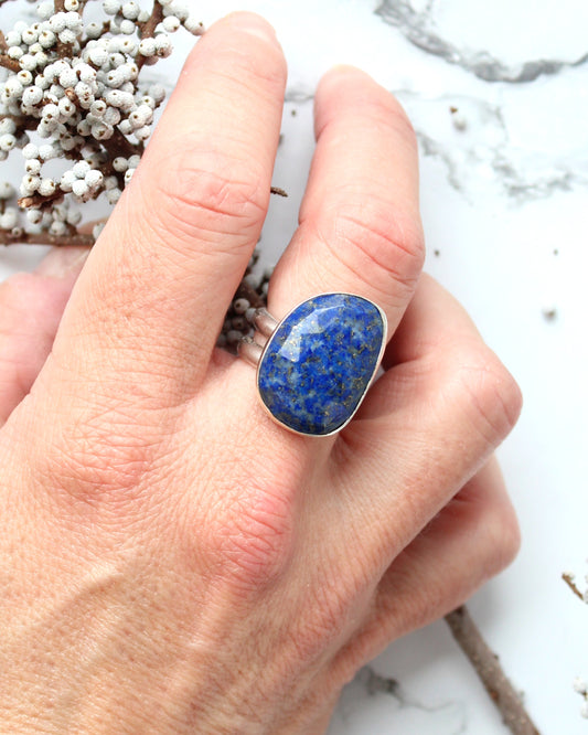 Lapis Lazuli Infinity Ring | Celeste