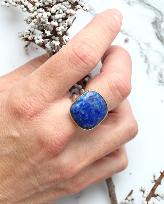 Lapis Lazuli Infinity Ring | Mira