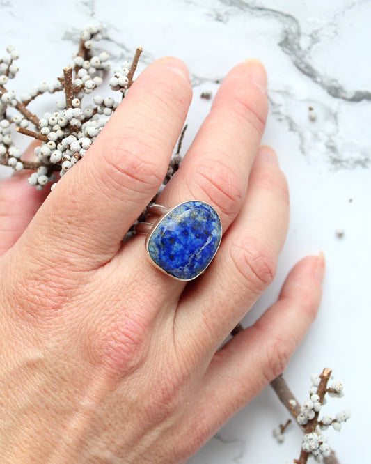 Lapis Lazuli Infinity Ring | Selene